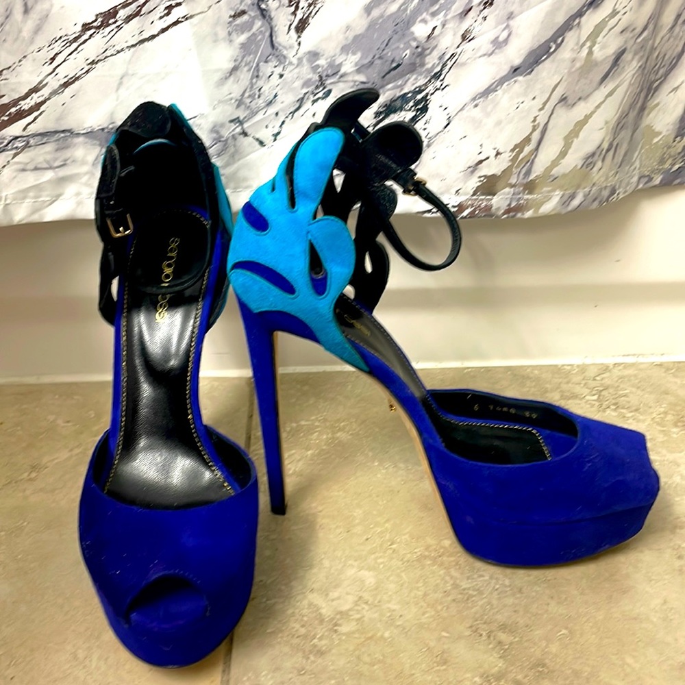 Never Worn Sergio Rossi Platform Peep Toe Blue Suede Colorblock 5 1/2” Heels